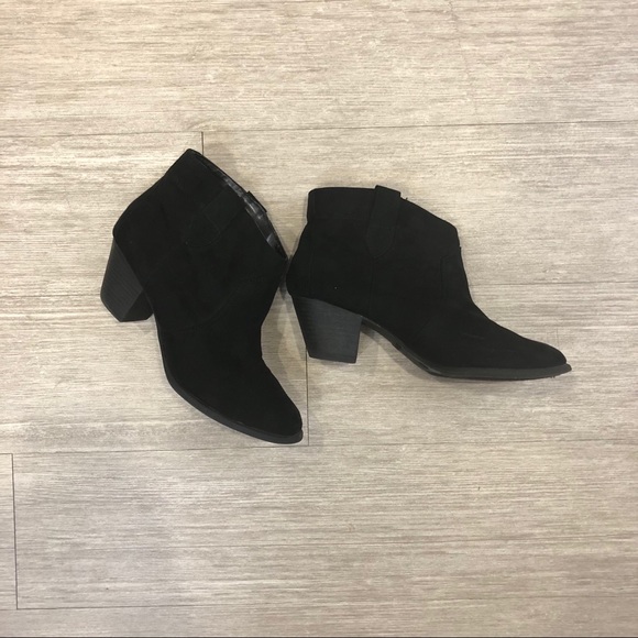 3/$23 Faded Glory Black Faux Suede Booties Size 8 - Picture 1 of 9